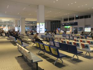 徳島阿波踊り空港 2階出発待合室