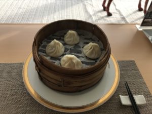 黒豚小籠包 炒飯&中華湯麺ランチ 横浜天然温泉 SPA EAS ユーガーデン上海にて