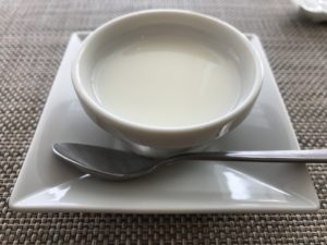 デザートの杏仁豆腐 炒飯&中華湯麺ランチ 横浜天然温泉 SPA EAS ユーガーデン上海にて