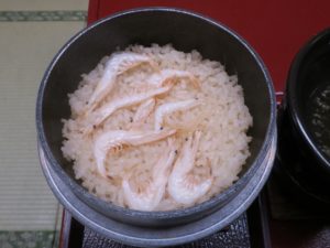宇奈月温泉 延対寺荘 夕食 白魚の釜めし