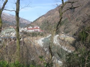宇奈月温泉 黒部川と温泉街 やまびこ展望台から撮影