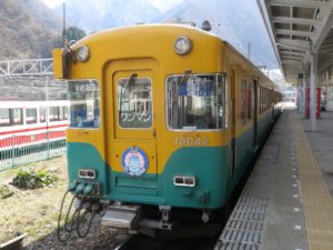 富山地方鉄道 10030形 前面 宇奈月温泉駅で撮影