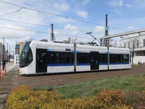富山地方鉄道市内電車 T100形 サントラム 側面 富山駅で撮影