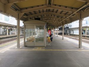 あいの風とやま鉄道 高岡駅 5番線・6番線 主に富山・魚津方面に行く列車が発着します