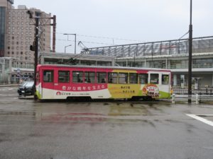 万葉線 7070形 側面 高岡駅で撮影