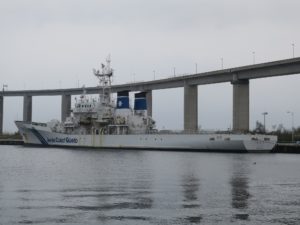 海上保安庁 やひこ 新湊大橋付近で撮影