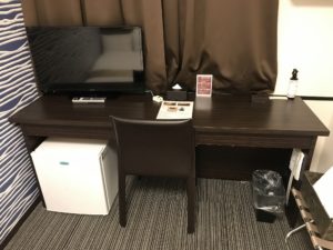 ホテルウィングインターナショナル新宿 シングルルーム デスク