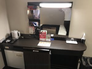 アパホテル 新宿 歌舞伎町タワー シングルルーム デスク