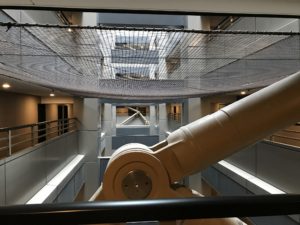 アパホテル 新宿 歌舞伎町タワー 建物の真ん中は吹き抜けになっています
