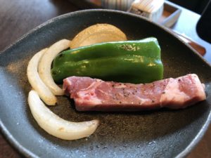 陶板ステーキ 陶板で焼いているところ 横浜みなとみらい 万葉倶楽部にて