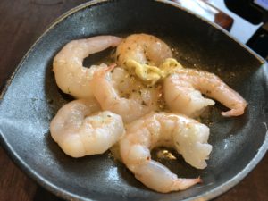 ガーリックシュリンプ 陶板で焼いた後 横浜みなとみらい 万葉倶楽部にて