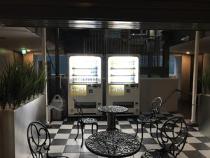 ホテルマイステイズ浜松町 2階 自動販売機 ソフトドリンクのみの販売です