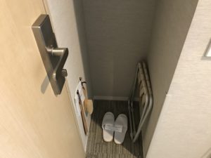名鉄イン浜松町 シングルルーム スリッパ、ハンガー