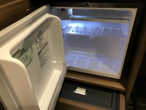 京王プレッソイン浜松町 シングルルーム 冷蔵庫の中 スイッチを切ることもできます