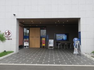 JFA 夢フィールド 幕張温泉 湯楽の里 玄関