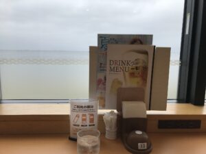 JFA 夢フィールド 幕張温泉 湯楽の里 お食事処 天風 東京湾が一望できます