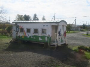 JR花咲線 尾幌駅 駅舎 ガチに貨車駅です