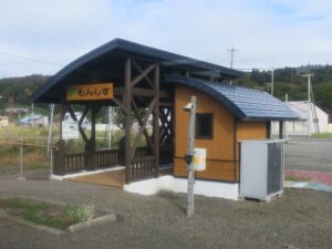 JR花咲線 門静駅 駅舎 かなり新しい駅舎です