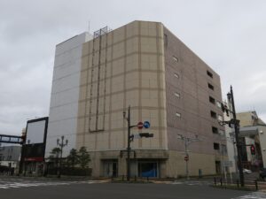 釧路市中心部 元々は百貨店だったと思われるビル