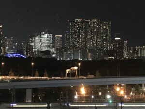 三井ガーデンホテル 汐留イタリア街 モデレートクイーン 窓から見える景色 夜に撮影