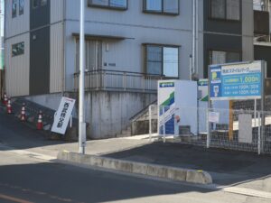 秩父鉄道線 御花畑駅と西武秩父線 西武秩父駅との間の通路 西武秩父駅へはここを右折します
