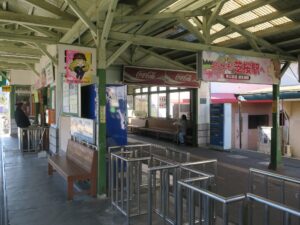 秩父鉄道御花畑駅 芝桜駅 駅舎の中