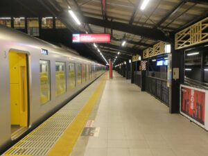 西武秩父線 西武秩父駅 1番線 主に飯能・所沢・池袋方面に行く特急が発着します
