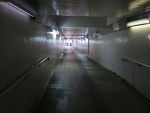JR東海道本線 大津駅 北口と南口を結ぶ地下道