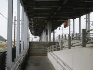 近江鉄道彦根・多賀大社線 米原駅 ホーム 彦根・高宮・八日市・貴生川方面に行く列車が発着します