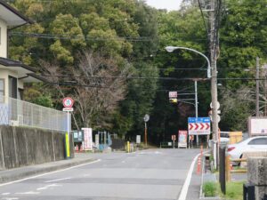 近江神宮付近の右カーブ 郵便局の前あたりから撮影