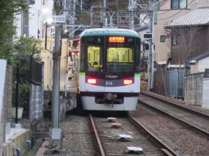 京阪電気鉄道 800型 前面 上栄町駅にて撮影