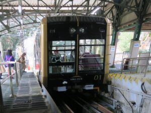 叡山ケーブル 比叡駅 車両