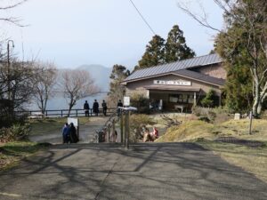 叡山ロープウェイ 比叡駅 駅舎 ケーブルの駅から撮影