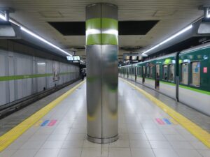 京阪鴨東線 出町柳駅 ホーム 三条・枚方市・淀屋橋方面に行く列車が発着します