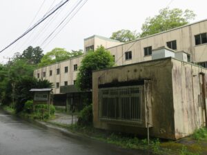 湯ヶ島温泉 廃墟と化したホテル 5年前と変わっていないみたいです