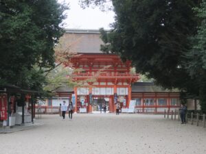 下鴨神社 鳥居をくぐったところ