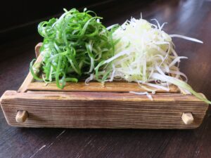 上州麦豚と山盛りネギのつけしゃぶ 青ネギと白ネギ 熊谷天然温泉 花湯スパリゾートにて