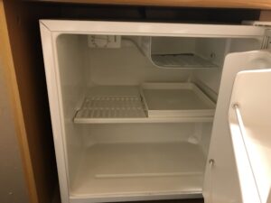 アパホテル 高崎駅前 シングル 冷蔵庫の中身は空です