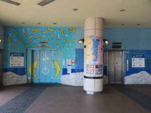 関門トンネル人道入口 門司側 トンネルへはエレベーターで降ります