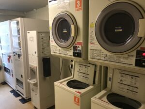 相鉄フレッサイン東京田町 8階 製氷機とコインランドリー