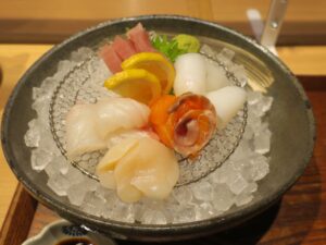 お刺身盛り合わせ 新宿天然温泉 テルマー湯にて