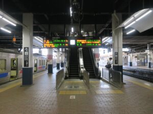 JR鹿児島本線 小倉駅 5番線・6番線 主に鹿児島本線で博多・久留米方面に行く列車が発着します