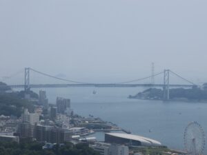 下関 海峡ゆめタワー 30階展望台からの景色 関門大橋を撮影