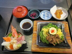 からと御膳 カモンワーフ 瓦そば藤屋にて