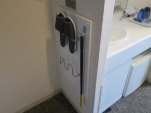 榛名の湯 ドーミーイン高崎 シングルルーム 洗面台横 スリッパがあります