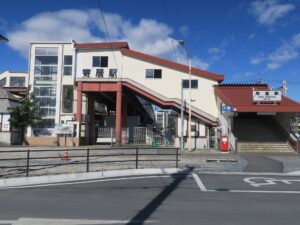 東武東上線 寄居駅 南口 階段とエレベーター