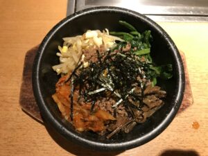 ハーフサイズ 石焼ビビンバ ザ・グランドスパ南大門にて