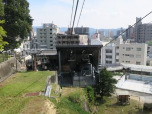 松山城ロープウェイ・リフト 山麓駅 ホーム
