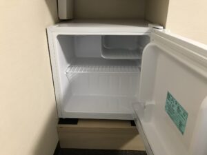 ドーミーイン・global cabin浅草 クイーンルーム 冷蔵庫の中は空です