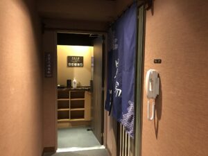 ドーミーイン・global cabin浅草 10階 大浴場と展望足湯の入り口